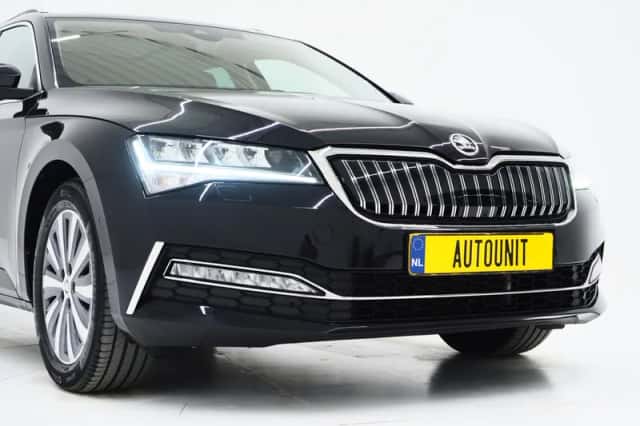 Škoda Superb (2022) thumbnail 12