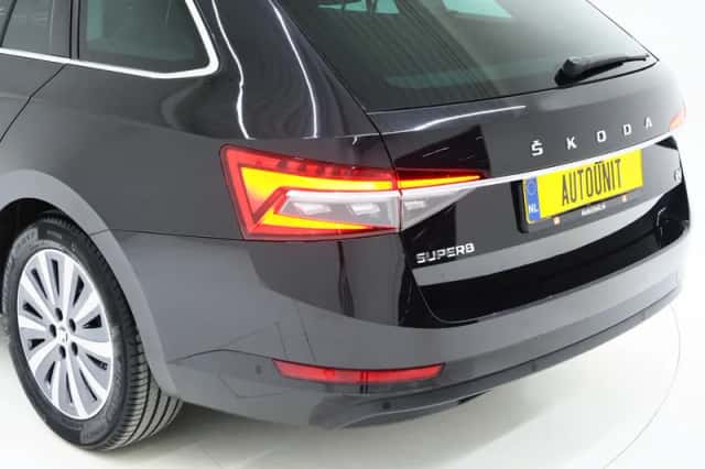 Škoda Superb (2022) thumbnail 14
