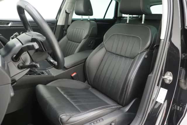 Škoda Superb (2022) thumbnail 4