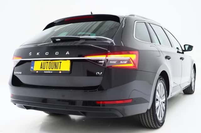 Škoda Superb (2022) thumbnail 9