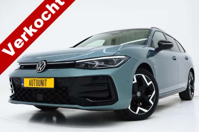 Volkswagen Passat (2025) thumbnail 1