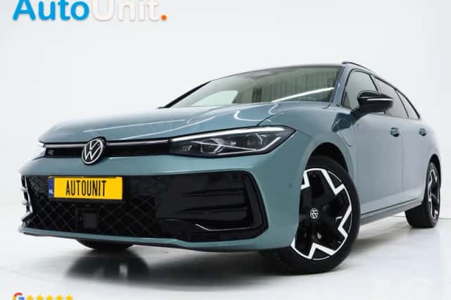 Volkswagen Passat (2025) thumbnail 1