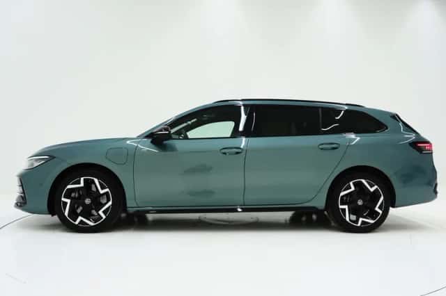 Volkswagen Passat (2025) thumbnail 2