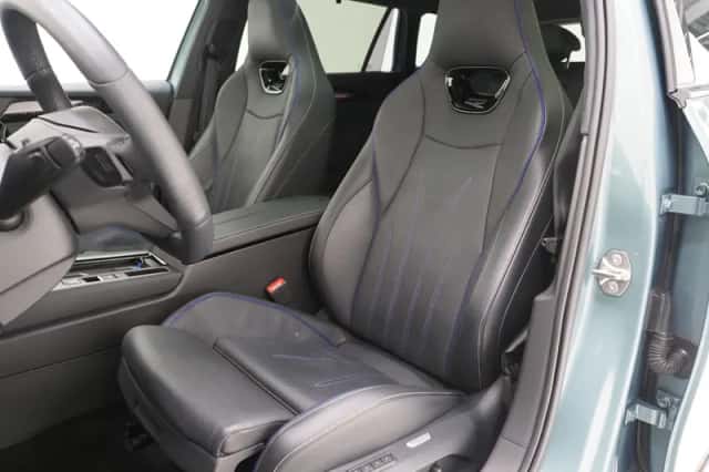 Volkswagen Passat (2025) thumbnail 4