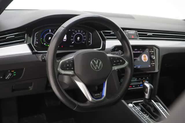 Volkswagen Passat (2022) thumbnail 17
