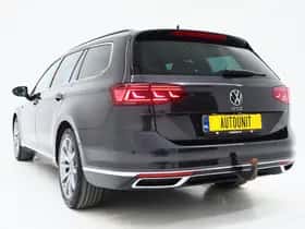 Volkswagen Passat (2022) thumbnail 3