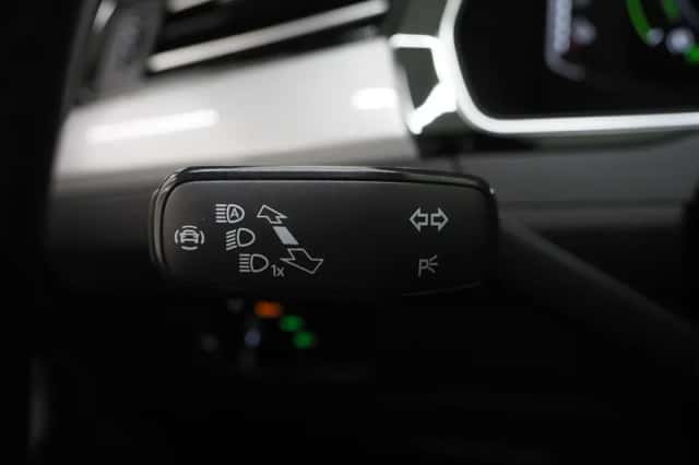 Volkswagen Passat (2022) thumbnail 21