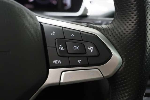 Volkswagen Passat (2022) thumbnail 23