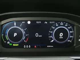 Volkswagen Passat (2022) thumbnail 25