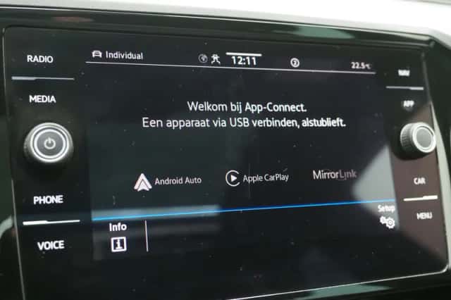 Volkswagen Passat (2022) thumbnail 27
