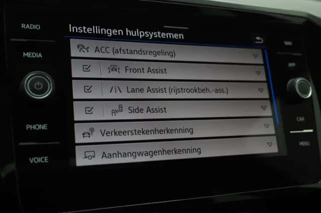 Volkswagen Passat (2022) thumbnail 30
