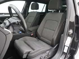 Volkswagen Passat (2022) thumbnail 4