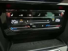 Volkswagen Passat (2022) thumbnail 32