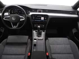 Volkswagen Passat (2022) thumbnail 5