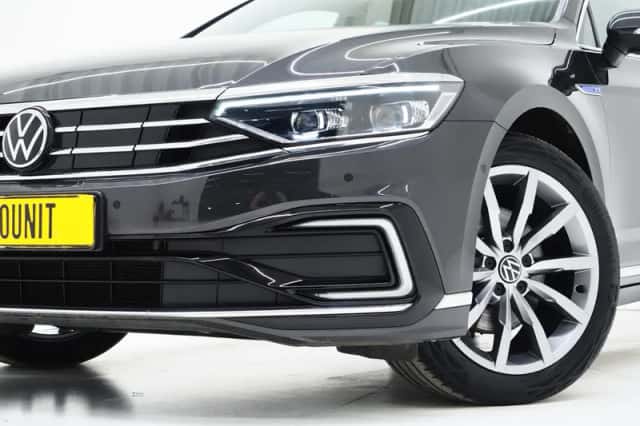 Volkswagen Passat (2022) thumbnail 6