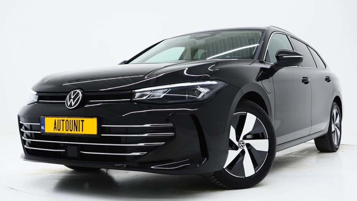 Volkswagen Passat (2025) — foto 1