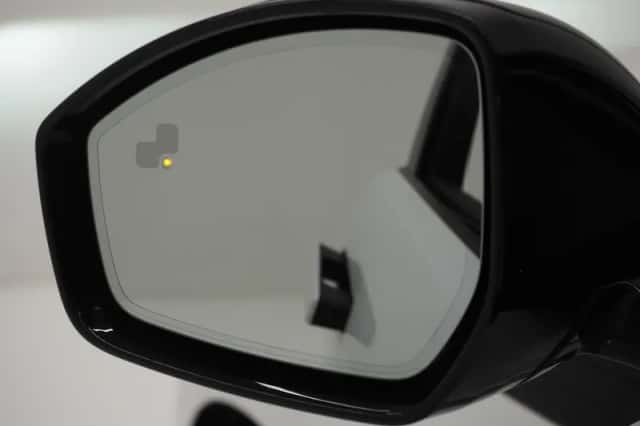 Land Rover Range Rover Evoque (2023) thumbnail 15
