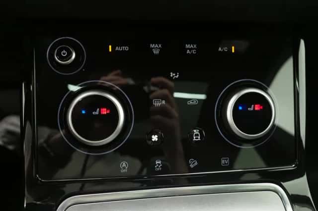 Land Rover Range Rover Evoque (2023) thumbnail 35