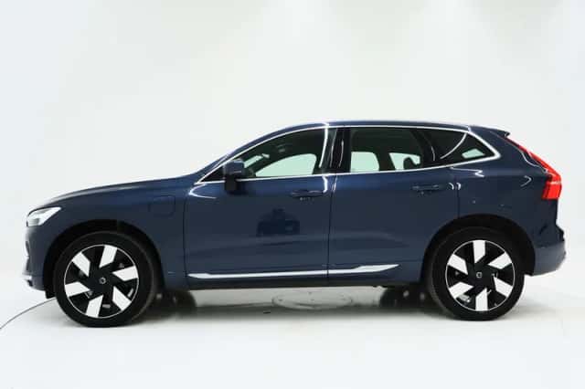 Volvo XC60 (2023) thumbnail 2
