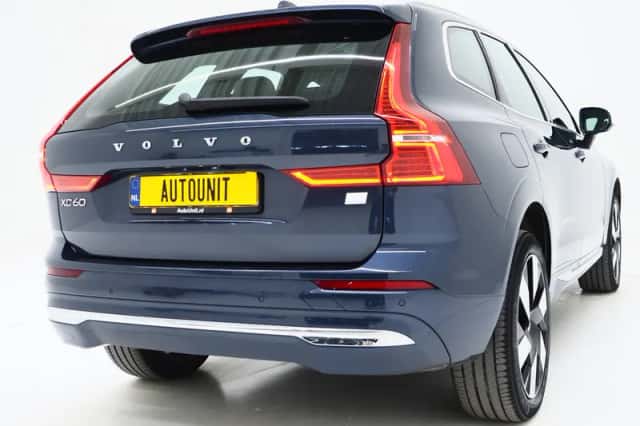 Volvo XC60 (2023) thumbnail 11
