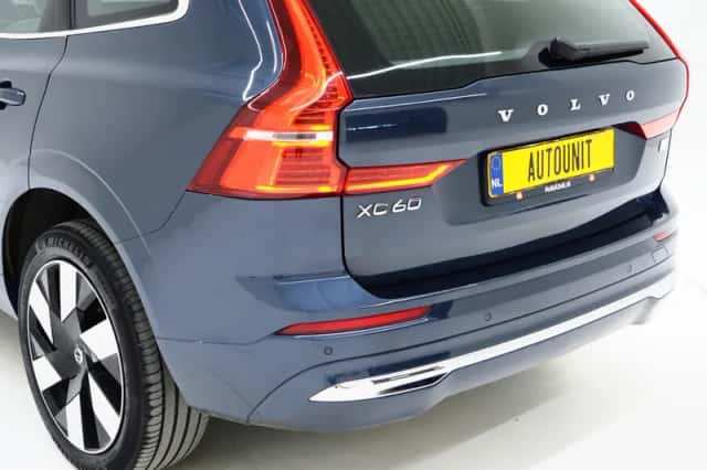 Volvo XC60 (2023) thumbnail 16
