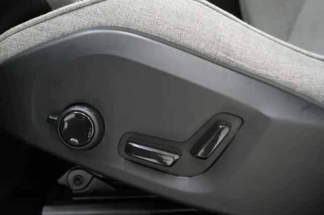 Volvo XC60 (2023) thumbnail 23