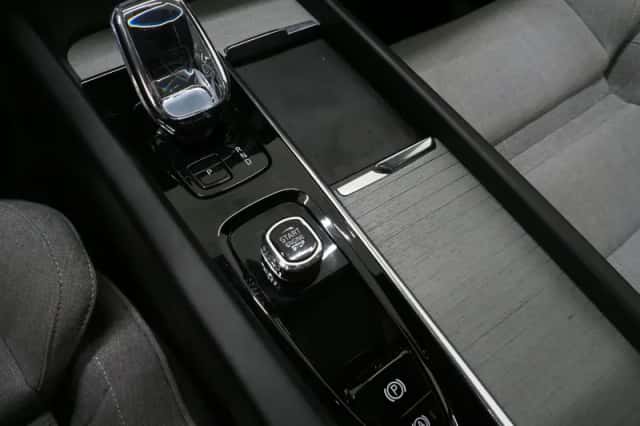 Volvo XC60 (2023) thumbnail 38