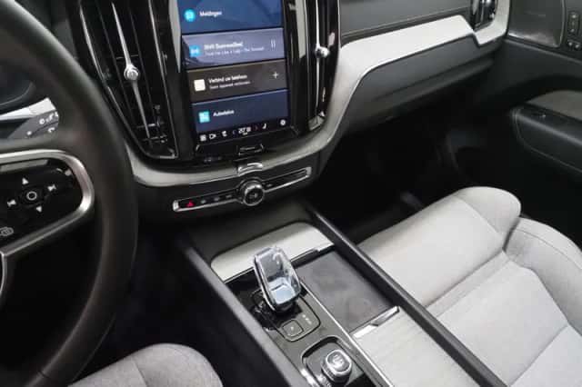 Volvo XC60 (2023) thumbnail 39