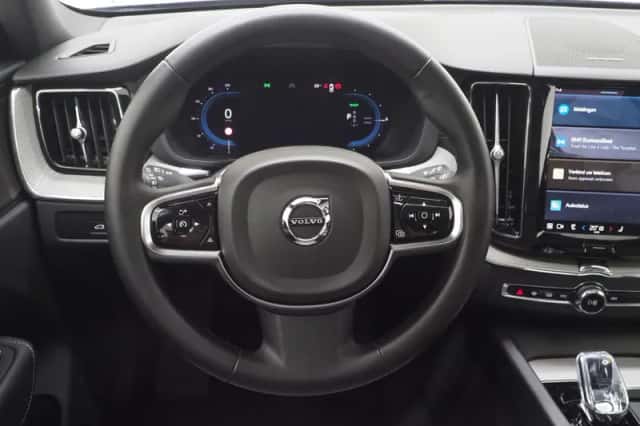 Volvo XC60 (2023) thumbnail 41