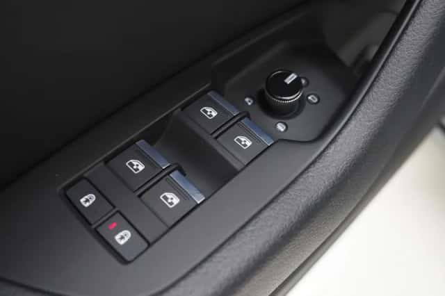 Audi A6 (2021) thumbnail 17