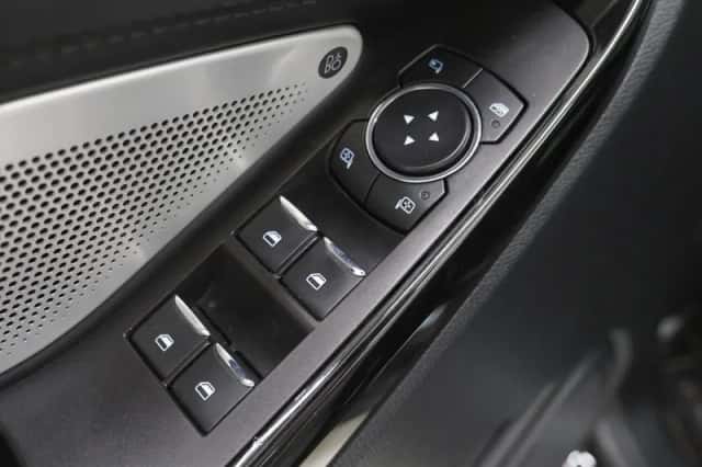 Ford Explorer (2021) thumbnail 21