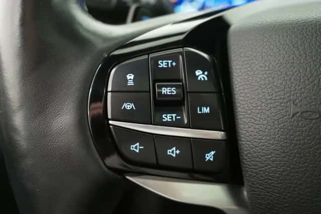 Ford Explorer (2021) thumbnail 26