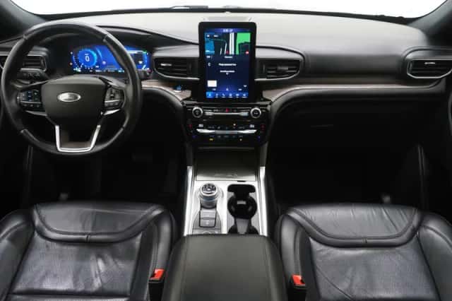 Ford Explorer (2021) thumbnail 5