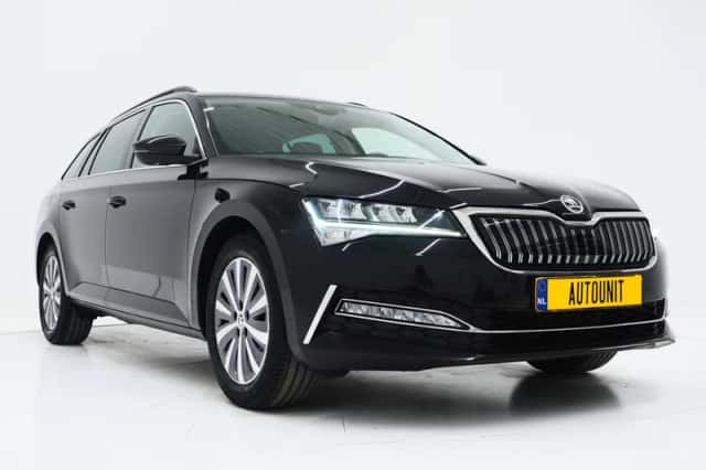 Škoda Superb (2022) thumbnail 11