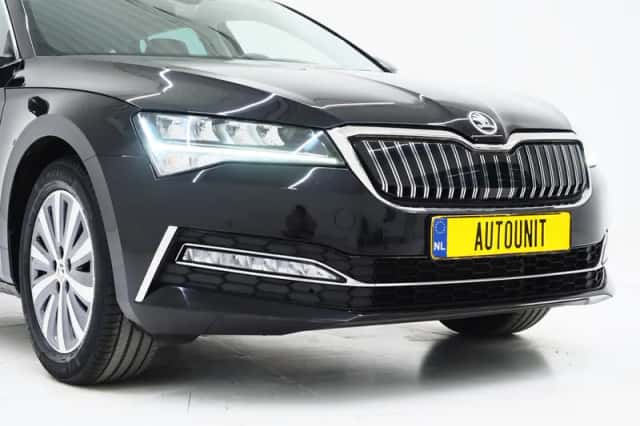 Škoda Superb (2022) thumbnail 12