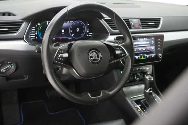 Škoda Superb (2022) thumbnail 16