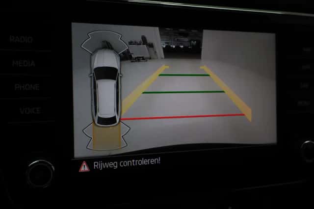 Škoda Superb (2022) thumbnail 30