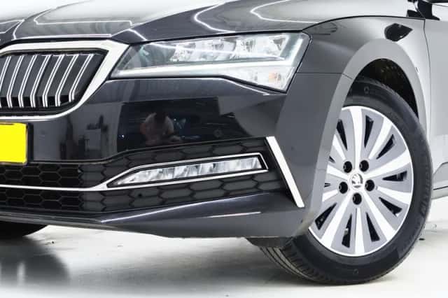 Škoda Superb (2022) thumbnail 6