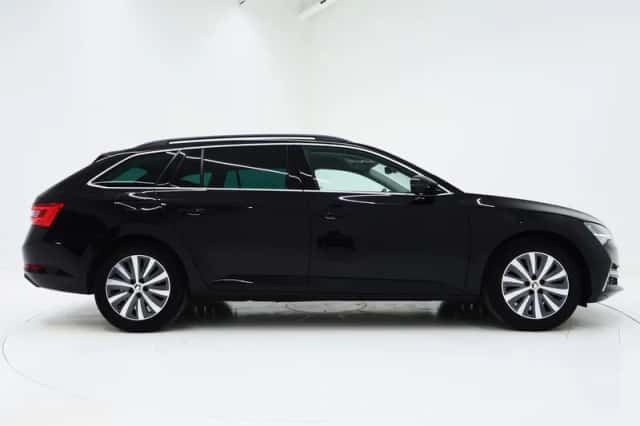Škoda Superb (2022) thumbnail 10