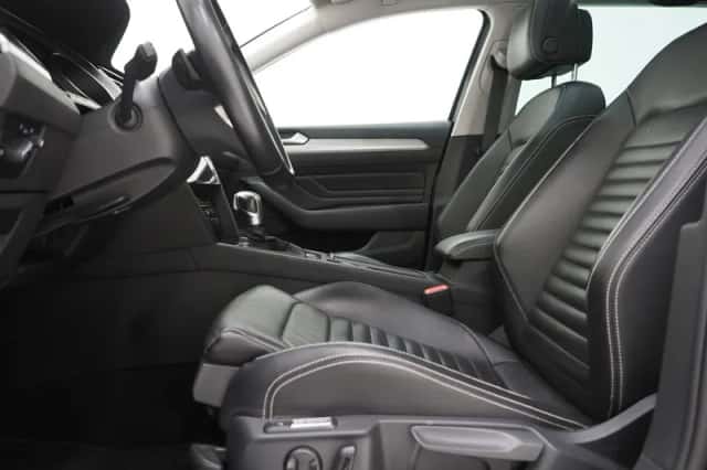 Volkswagen Passat (2022) thumbnail 16