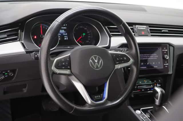 Volkswagen Passat (2022) thumbnail 17