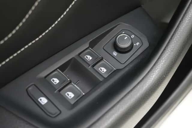 Volkswagen Passat (2022) thumbnail 18