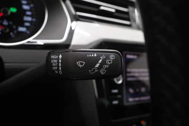 Volkswagen Passat (2022) thumbnail 24