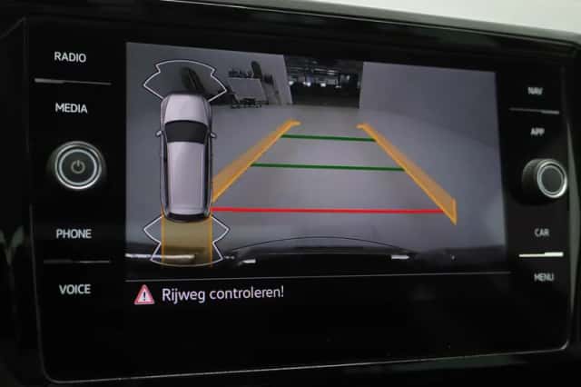 Volkswagen Passat (2022) thumbnail 31