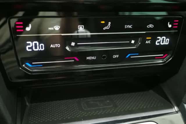 Volkswagen Passat (2022) thumbnail 32