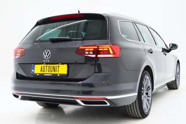 Volkswagen Passat (2022) thumbnail 9