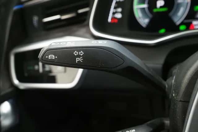Audi A6 (2023) thumbnail 24