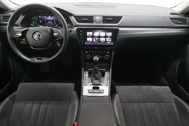 Škoda Superb (2022) thumbnail 5