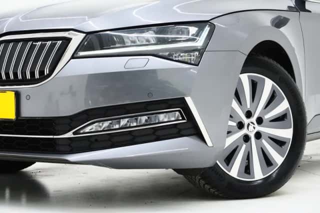 Škoda Superb (2022) thumbnail 6