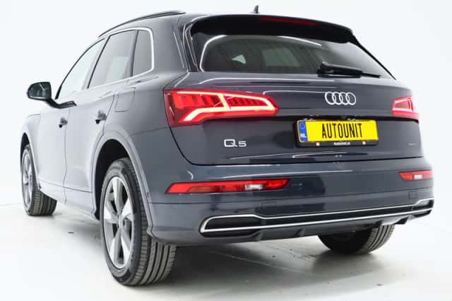 Audi Q5 (2021) thumbnail 3